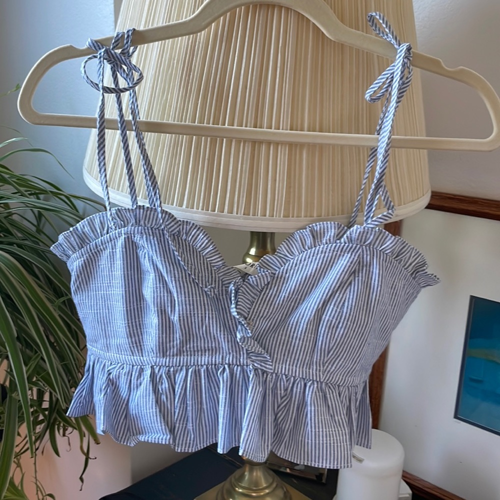 Storia size small striped crop top